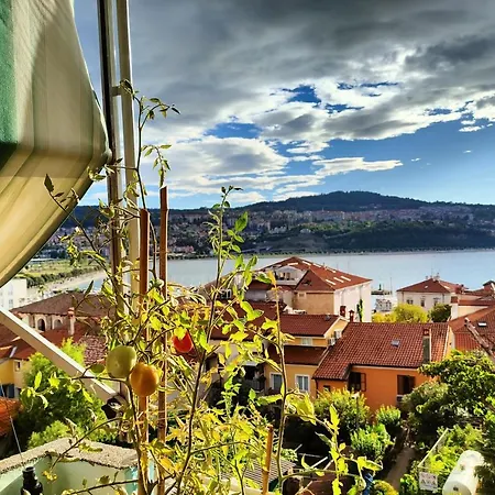 Maestral Apartment