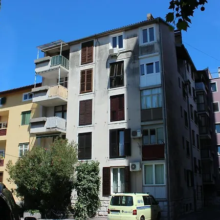 Maestral Apartamento